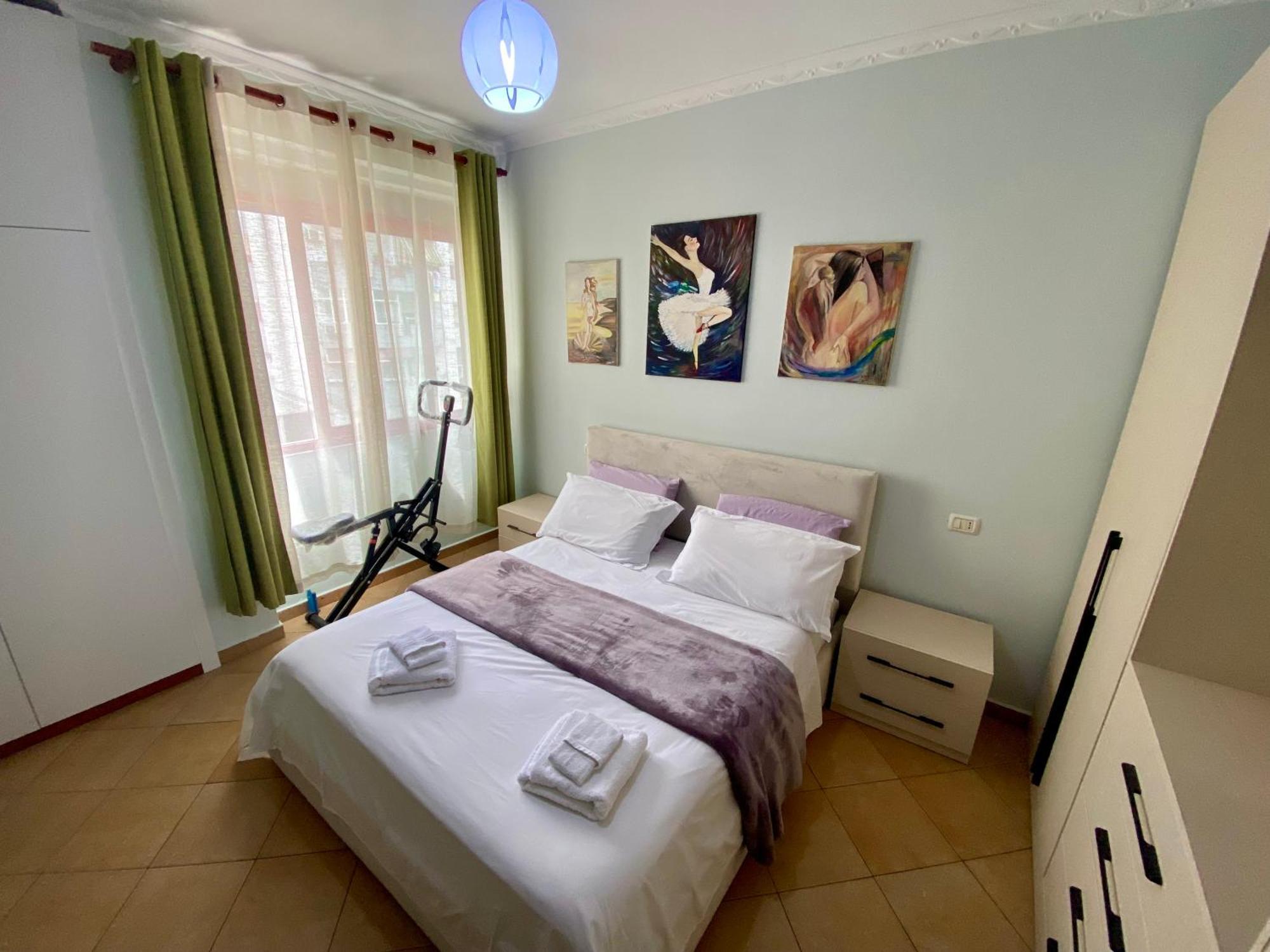 Stay At An Artist'S Place! Tirana Exterior foto