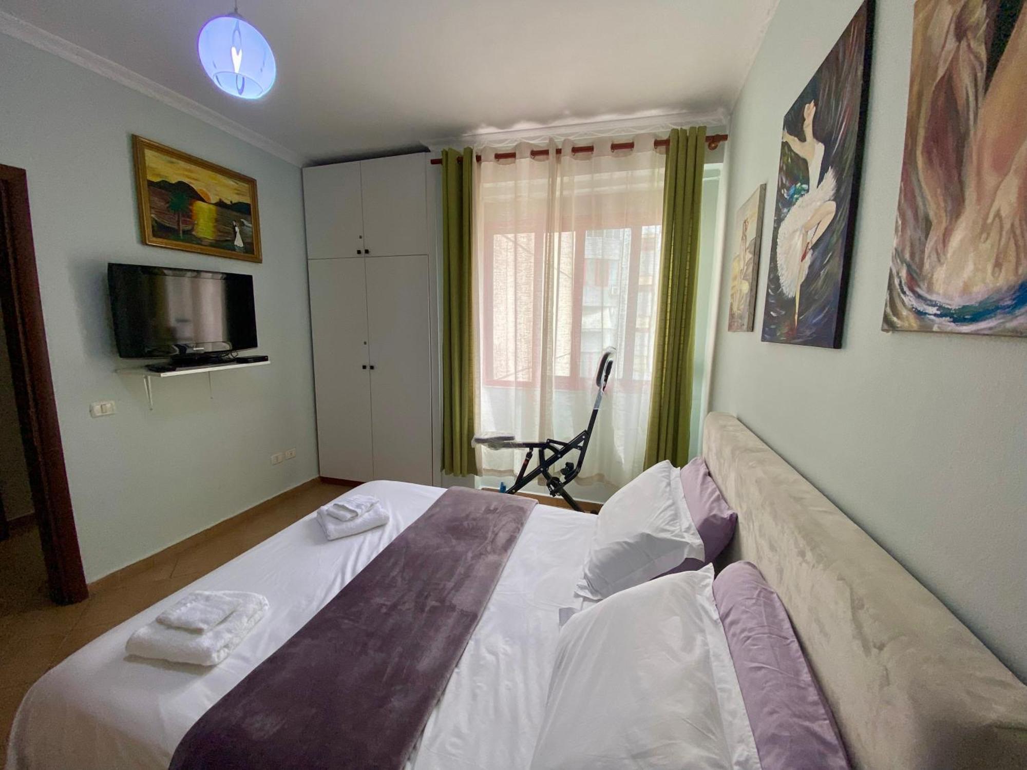 Stay At An Artist'S Place! Tirana Exterior foto